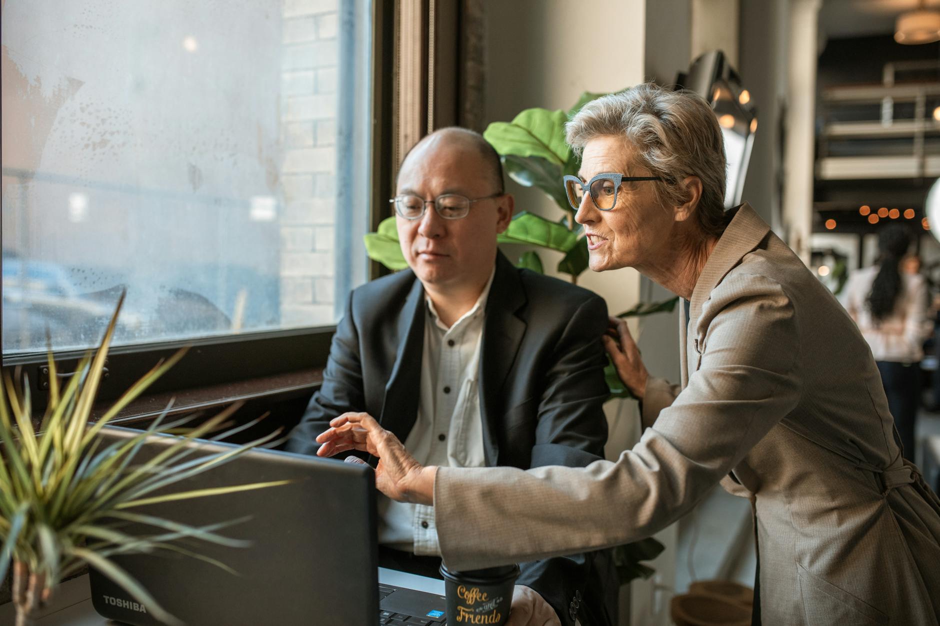 The Role of Mentorship in Career Growth: Why It’s Essential for Job Seekers and Employers Alike