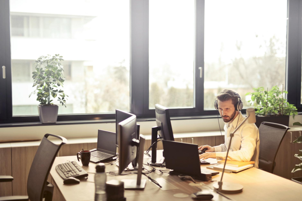 How to Position Yourself for Year-End Promotions and New Roles