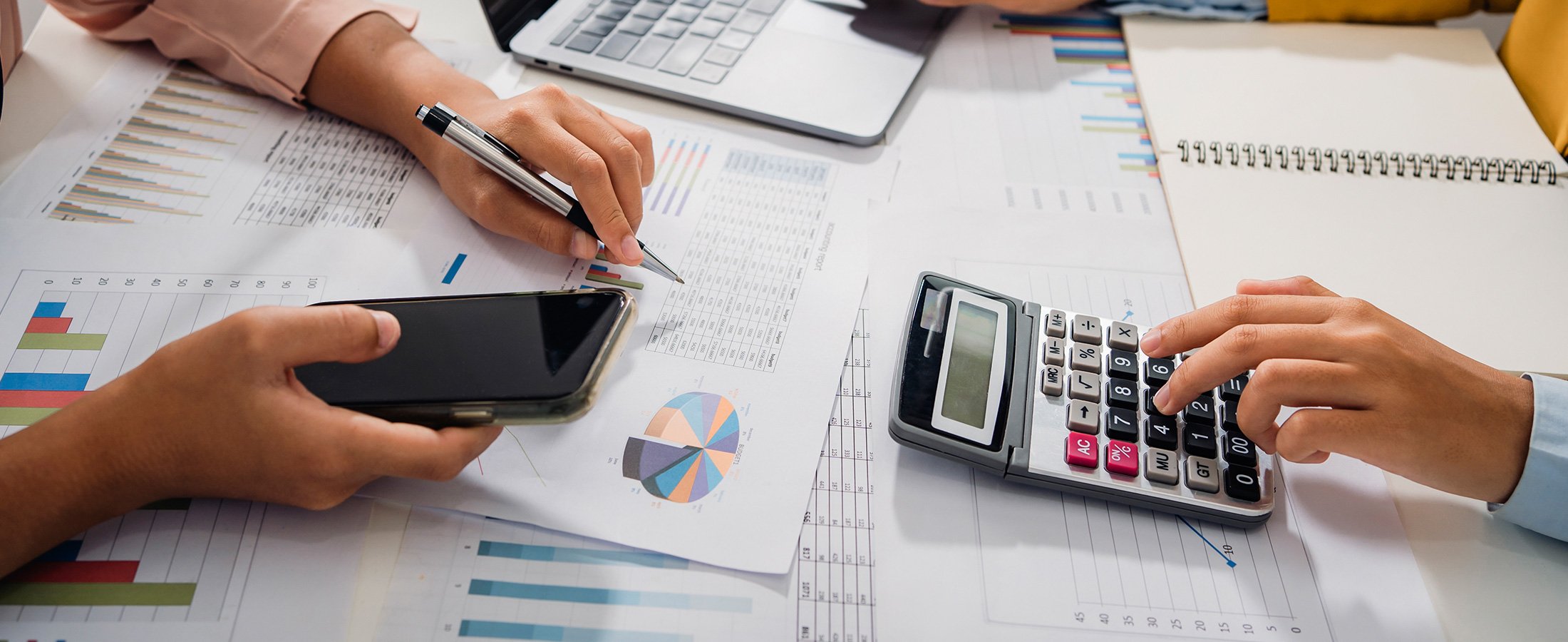 accounting-meeting-team accountant meeting team