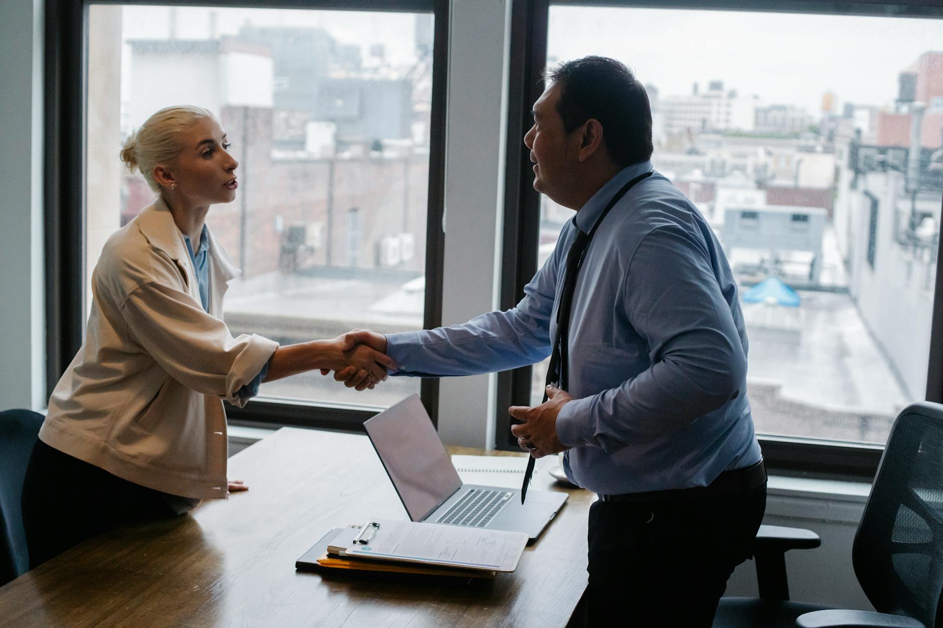 Temp, Temp-to-Hire, or Direct Hire? 2026 Guide for Texas Employers